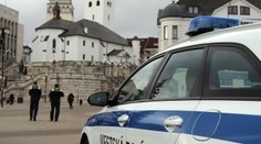 Muž zaútočil na skupinu detí v centre Žiliny, dievča mal aj sexuálne obťažovať. Všetci skončili v nemocnici