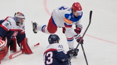 Hviezdny ruský hokejista si zavaril. Na verejnosti strieľal zo zbrane