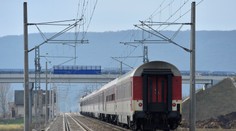 Nešťastie na železničnej trati. Neznámeho muža zrazil IC vlak