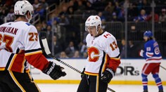 Johnnyho Gaudreaua prekvapujúco ulovil Columbus, kde podpísal dlhodobú zmluvu