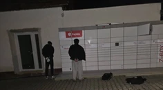 Tínedžerov prichytili priamo pri čine. Hospitalizovaný chlapec tvrdí, že ho pri zásahu napadli policajti