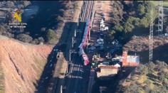 FOTO+VIDEO: Zo zničených vagónov vytiahli ďalšie telá. Vlaková tragédia v Andalúzii má už 41 obetí