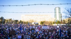 Ľudia po celom Slovensku opäť stáli na námestiach. Protestovali proti Ficovej vláde