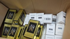 Zdá sa vám váš parfum akýsi slabý? Colníci zadržali v sklade v Bratislave tisícky falzifikátov