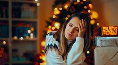 Tichý tieň sviatkov. Ako prekonať „vianočnú depresiu“ a pocit osamelosti?