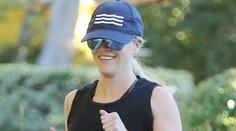 Zbohom blond! Z oscarovej herečky je brunetka