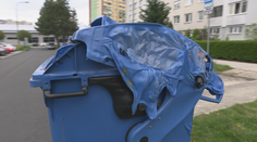 Najväčšie slovenské sídlisko opäť terorizuje neznámy vandal. Polícia mu posiela varovný odkaz