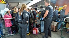 Rakúsko-nemeckú hranicu opäť prekročili tisíce utečencov