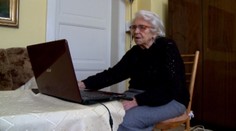 Odpadnete z toho, ako táto babička z Popradu (91) ovláda počítač i internet
