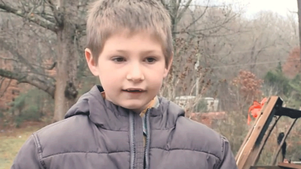 Malý hrdina: Sedemročný chlapec vošiel do horiaceho domu, aby zachránil svoju sestru