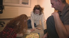 Jozef vychováva malú dcéru sám. Osamelí rodičia žijú neustále v strese a strachu