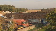 Postavili si domy, no na záhradách sa nedá vydržať. Smrad z kompostárne je neznesiteľný