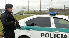 Policajti dostanú vyššie platy. Polepšia si aj príplatkami