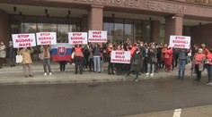 Zamestnanci justície sa pre Kolíkovej reformu boja o prácu. Protestovali pred ministerstvom