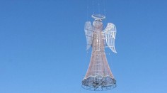 Nezvyčajný úkaz na slovenskom nebi. Do Popradu opäť priletel vianočný anjel