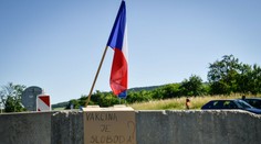 VIDEO: Na priechode v Hornom Srní zadržali poslanca NR SR, napadol policajta