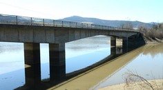 Chodci a cyklisti už cez most na Ružíne neprejdú