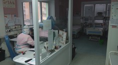 Vyčerpaní lekári a potrebný reštart bielej medicíny. Nemocnice volajú po pretransformovaní covidových oddelení