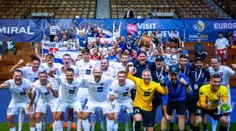 Slovensko zvládlo na výbornú aj federálne derby. Do osemfinále ME v malom futbale mieri z prvého miesta