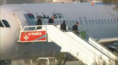 Únoscov líbyjského lietadla obžalovali z terorizmu