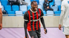 Hral bosý, nepoznal bublinkovú vodu a sledoval ho Real Madrid. Nová posila Slovana je ako vrece s trikmi