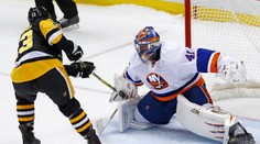 Halákov víťazný návrat, 37 zákrokmi doviedol NY Islanders k triumfu