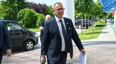 Nie je normálne, aby predseda parlamentu obhajoval fackanie žien a tvrdil, že by to urobil opäť, hovorí odborníčka