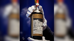 Vydražili vzácnu whisky z roku 1926. Stala sa najdrahšou fľašou na svete