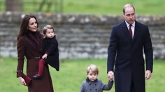 Rozkošní George a Charlotte v kostole. Ich rodičia porušili kráľovskú tradíciu