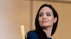 Z chodiacej mŕtvoly opäť krásna žena. Angeline pomohla záhadná procedúra