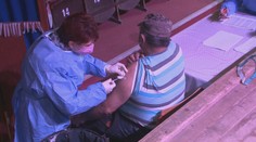 Seniori už nemusia chodiť do vakcinačných centier. Zaočkovať ich prídu až k nim do obce