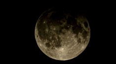 SpaceX plánuje výlet dvoch turistov okolo Mesiaca