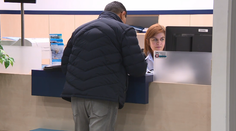 Čím dlhšie sa v bankách pýtame, tým viac zaplatíme