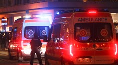 Teroristický útok vo Viedni: Najmenej jeden podozrivý z teroristického činu je stále na úteku