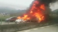 Nové video z fatálnej nehody na diaľnici: Nákladiak demoloval autá v kolóne!