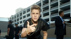 Policajná razia u Biebera: Tvrdé drogy a zatknutie!