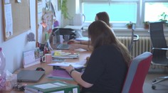 Žiaci už majú prázdniny, no v školách je stále rušno. Učitelia uzatvárajú administratívu, niektoré budovy čaká rekonštrukcia