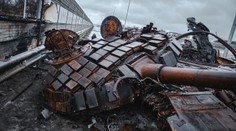 Beznádej Rusov: Tanky chcú chrániť pomocou čoraz bizarnejších riešení