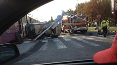 V Bratislave sa zrazila električka s osobným autom