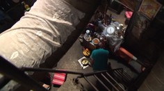 V podzemných mestách na Slovensku žijú stovky ľudí. Boli sme sa tam pozrieť