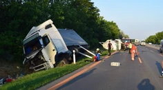 Na D1 kamión narazil do dodávky, z ktorej vyletel vodič