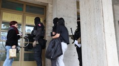 Sudca prepustil matku, ktorej novorodenca našli mŕtveho v práčke, na slobodu