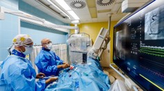 Hlavný liek proti koronavírusu dostal v Česku stopku. Má vážne vedľajšie účinky