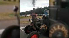 Hallo Moskau! Nemecký dôchodca sa vybral do Ruska na bizarnom vozidle