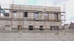 Cirkev stavia načierno: Pustili sa do rekonštrukcie fary, vznikla z toho nová budova