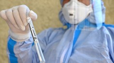 Vedci vyvinuli dvojitú protilátku. Zaberá aj na najrozšírenejšie mutácie covidu