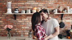 Prečo v láske nevidíme chyby? Vedci vysvetľujú, čo robí zamilovanosť s mozgom