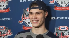 VIDEO: Po najlepšom zápase prišla ďalšia hláška. Slafkovský vtipnou odpoveďou rozosmial novinárov