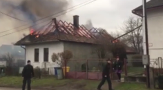 Nešťastie pred Vianocami. Matka so štyrmi deťmi zostala bez domova