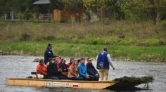 Záchranári našli telo muža, ktorý vypadol z plte na rieke Dunajec